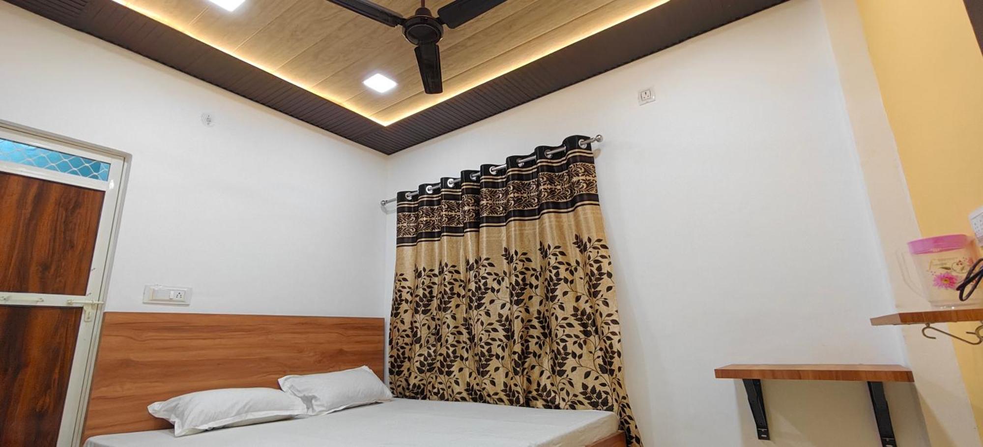 Jhānsi Hotel Mashaal- A Light Lit By Vidhata מראה חיצוני תמונה
