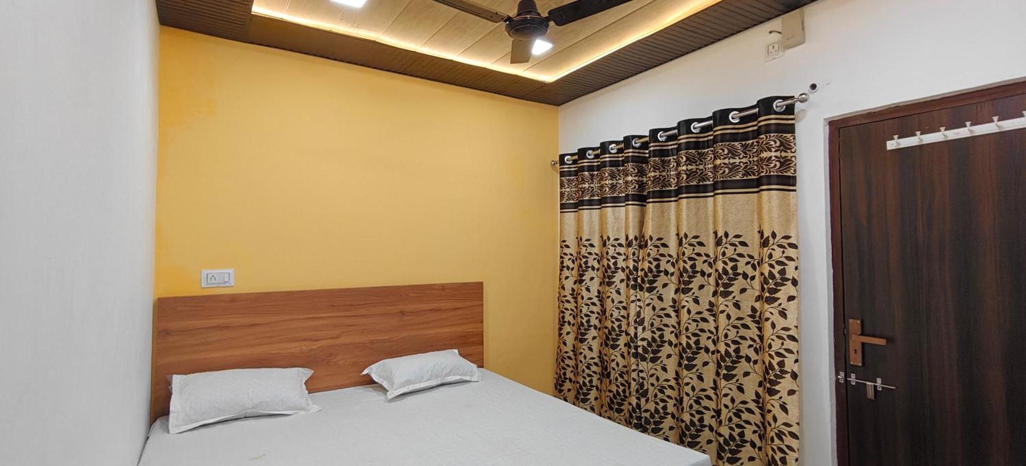 Jhānsi Hotel Mashaal- A Light Lit By Vidhata מראה חיצוני תמונה
