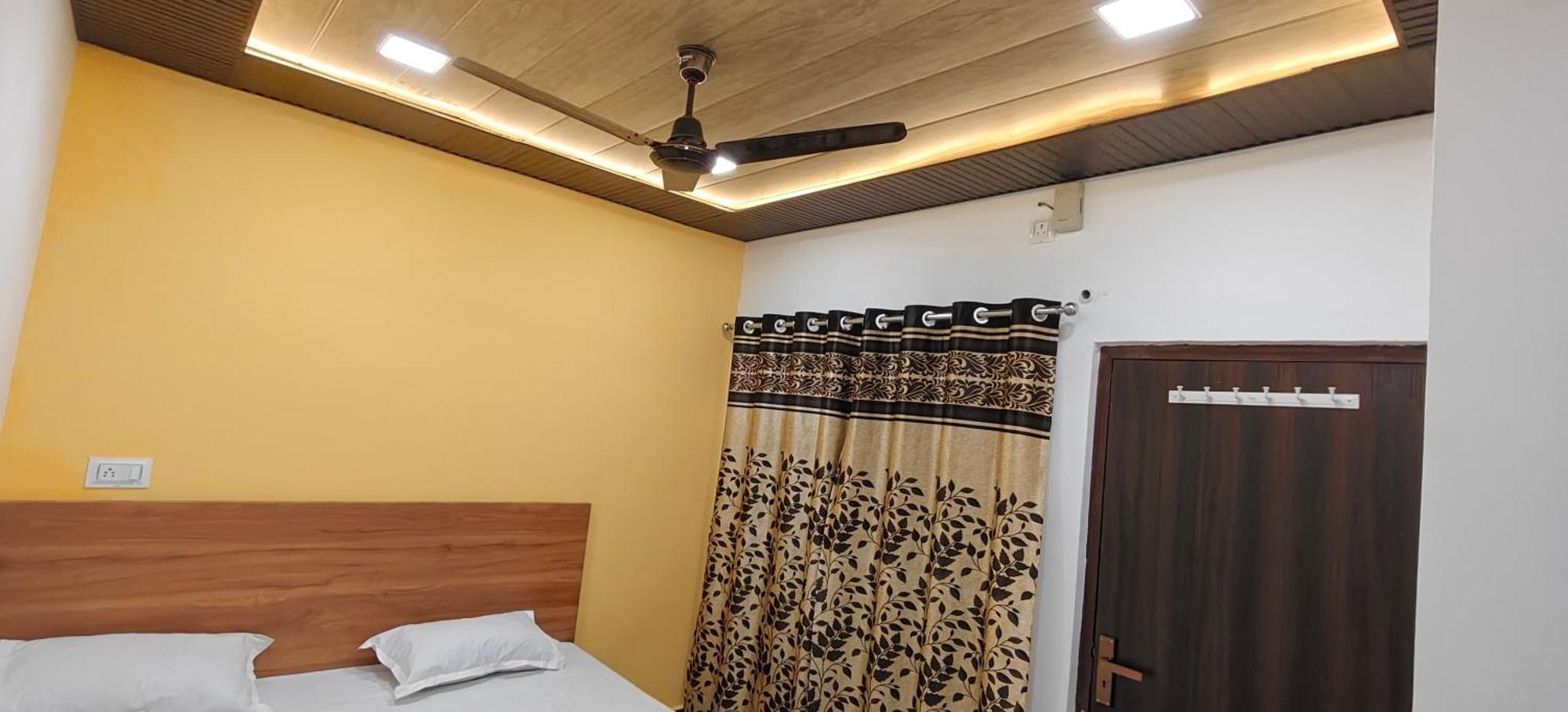 Jhānsi Hotel Mashaal- A Light Lit By Vidhata מראה חיצוני תמונה
