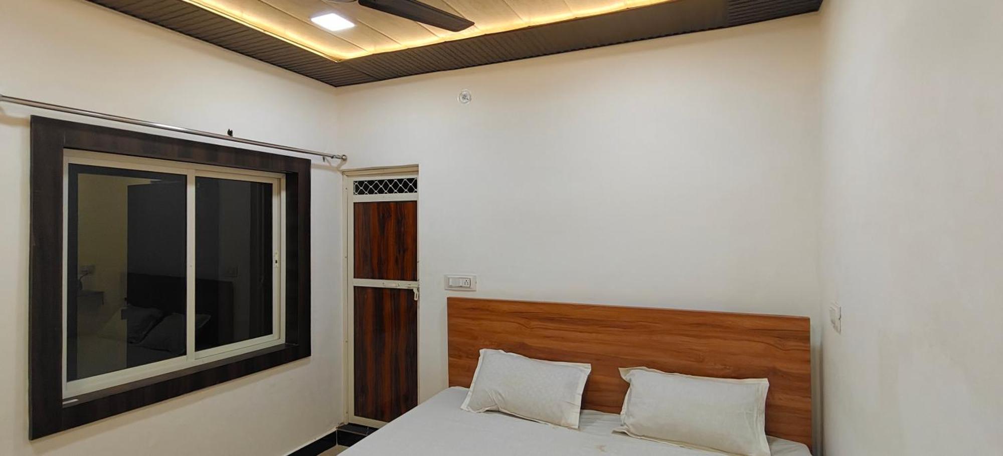 Jhānsi Hotel Mashaal- A Light Lit By Vidhata מראה חיצוני תמונה