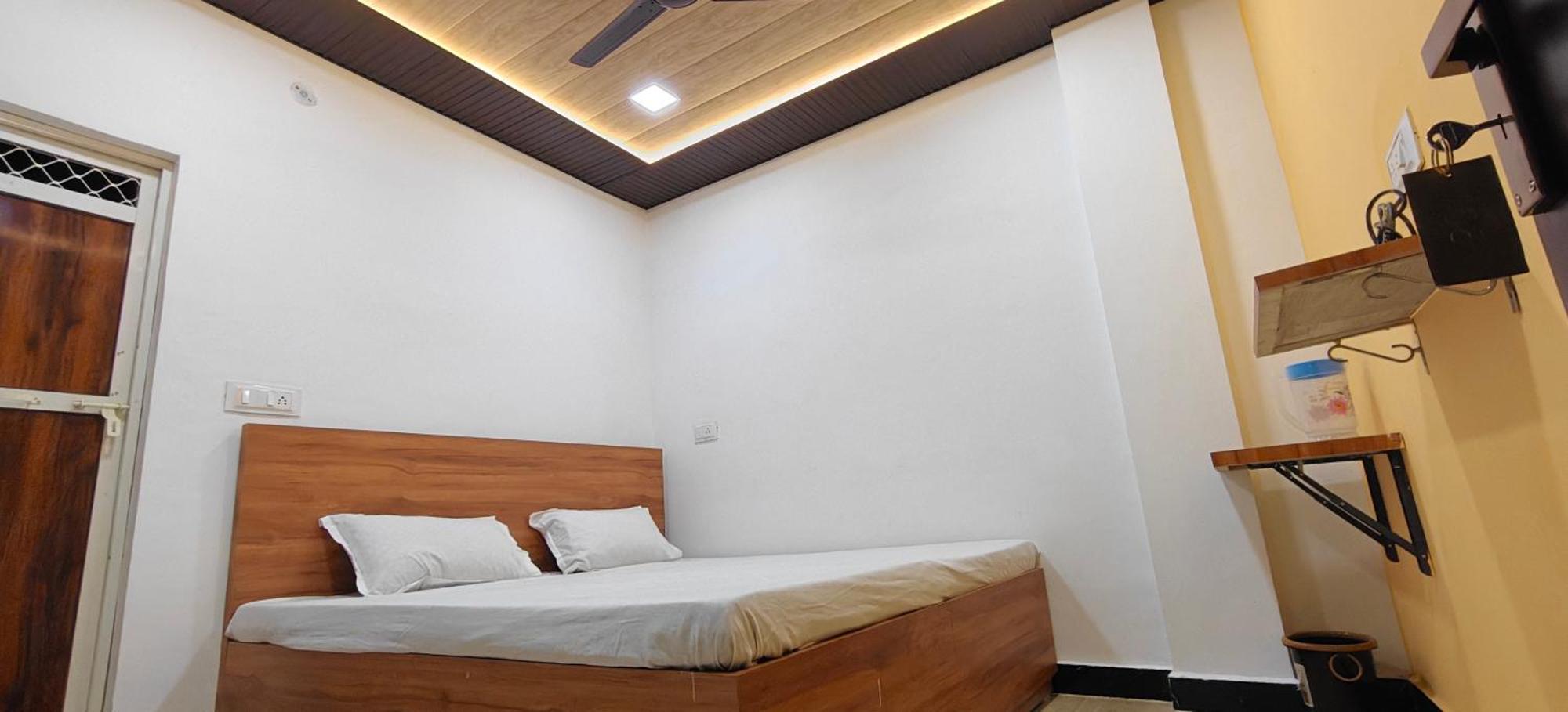 Jhānsi Hotel Mashaal- A Light Lit By Vidhata מראה חיצוני תמונה